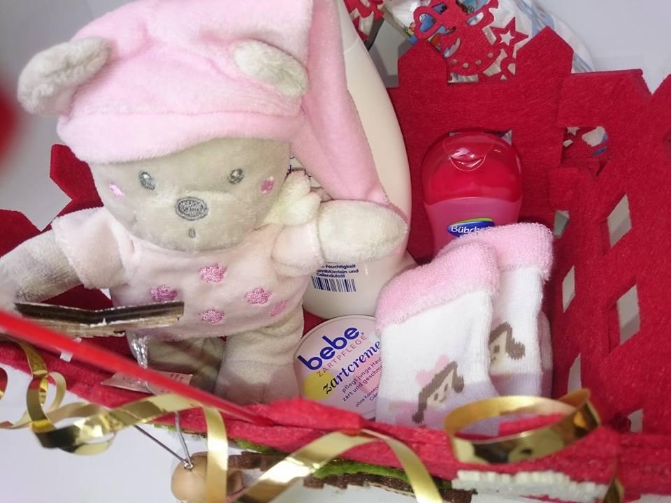 Windeltorte zu Weihnachten Lebkuchenhaus Babygirl